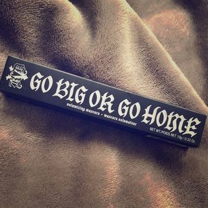 Kat Von D Go Big Or Go Home Volumizing  Mascara
